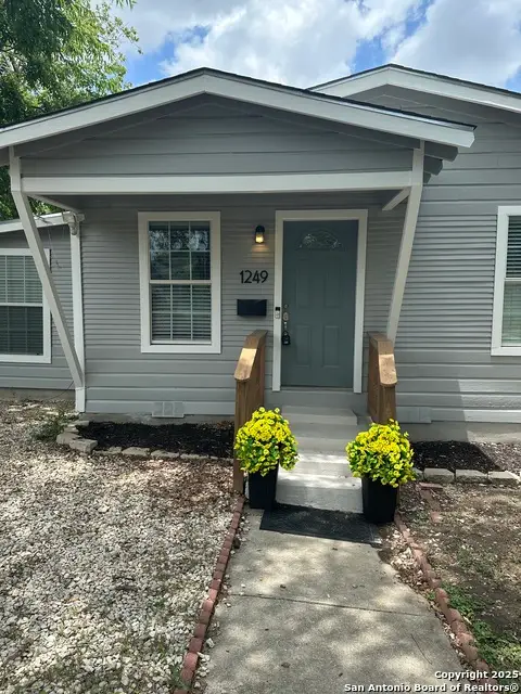 1249 W Hermosa Dr, San Antonio, TX 78201 - Image #1