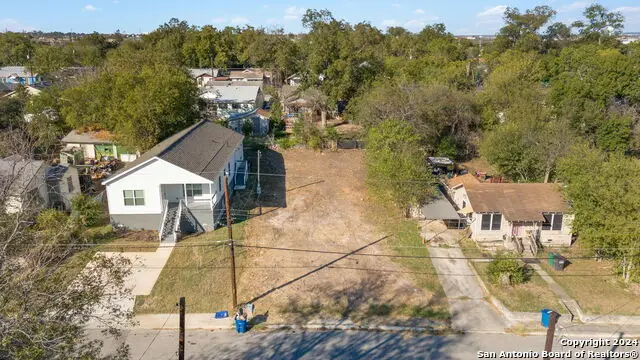 1827 Center St, San Antonio, TX 78202 - Image #2