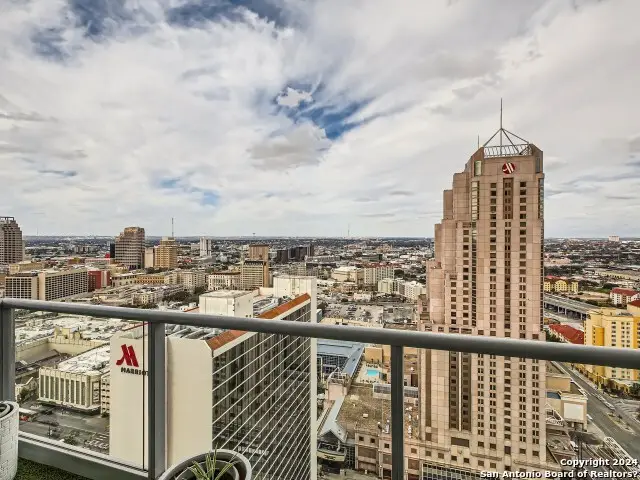 610 E Market St #2702, San Antonio, TX 78205 - Image #2