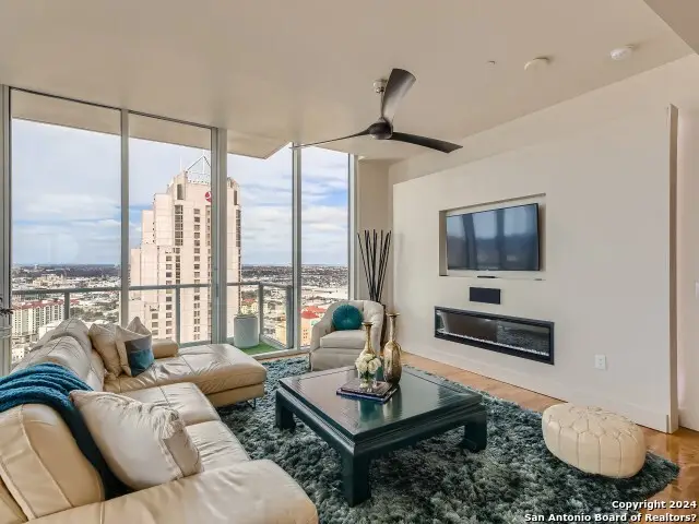 610 E Market St #2702, San Antonio, TX 78205 - Image #3