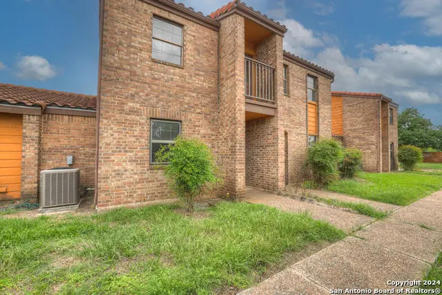 1133 Ashby St #2, Seguin, TX 78155 - #2