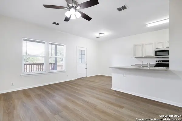 4005 St Charles Bay #4005, San Antonio, TX 78229