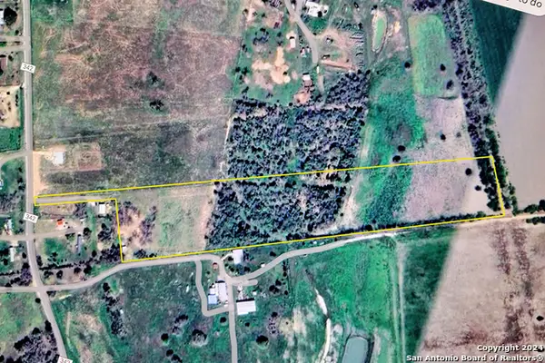 1360 County Road 342, La Vernia, TX 78121