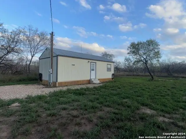 203 E Ave F, Christine, TX 78012 - Image #2