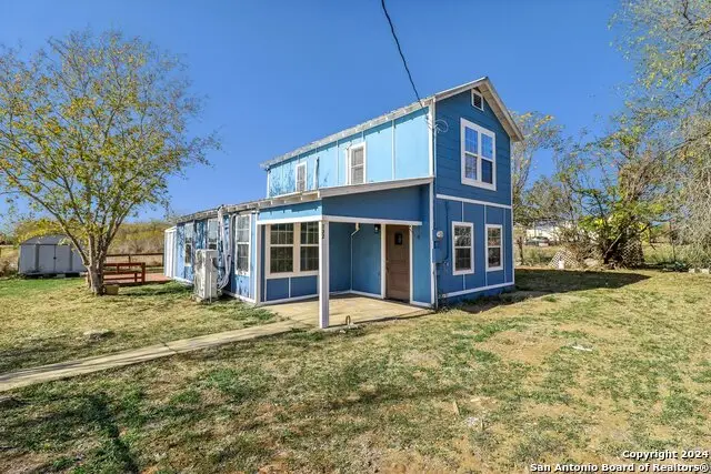 132 Renfro Dr, Devine, TX 78016 - Image #2