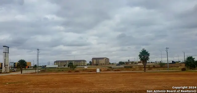 LOT 4-A, BLK 3 Mars Drive, Cotulla, TX 78014 - Image #1