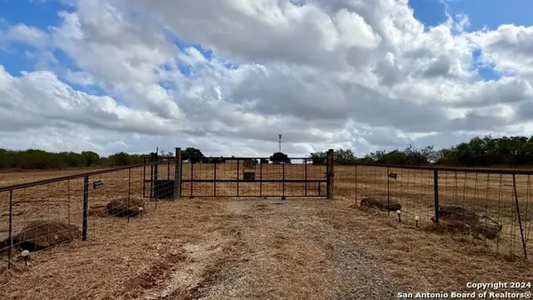 26920 Campbellton Rd, San Antonio, TX 78264