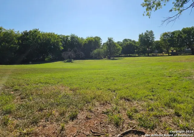 1593 11th St, Floresville, TX 78114 - Image #1