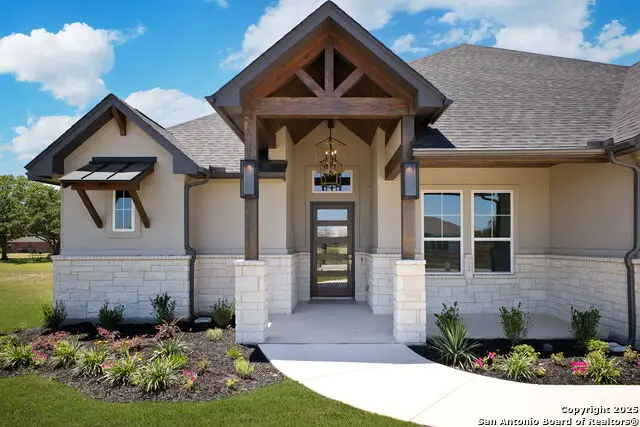 124 Allen Ave, Castroville, TX 78009 - Image #3