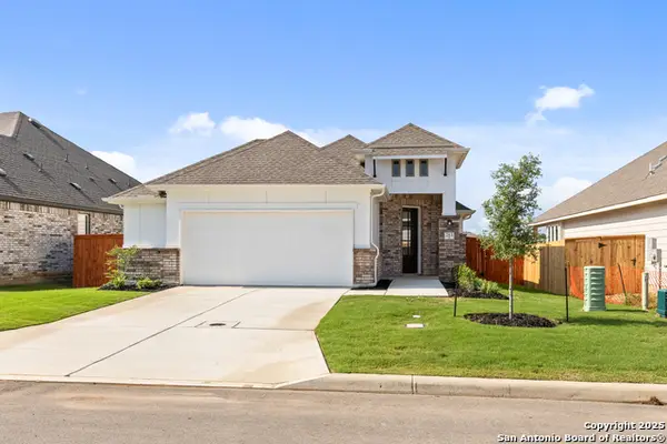 283 W Ainslie Street, Castroville, TX 78009