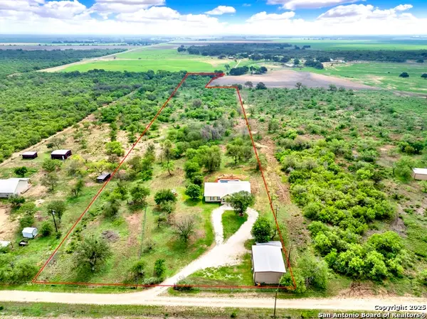 1173 Cr 421, Hondo, TX 78861
