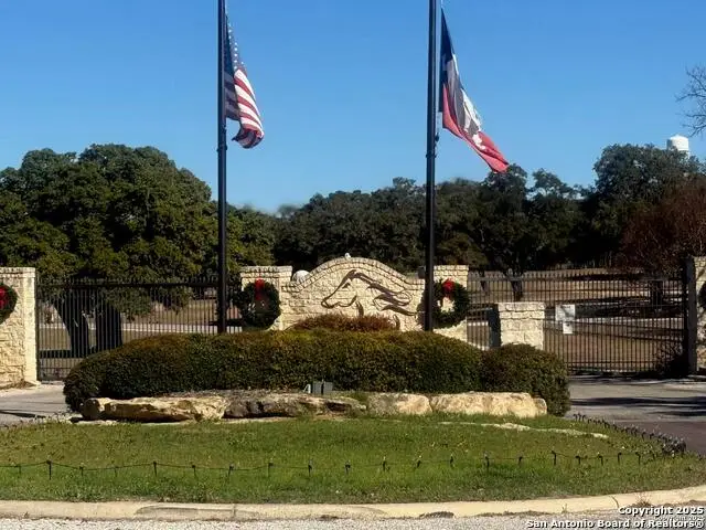 145 Horseshoe Falls, Bandera, TX 78003 - #2