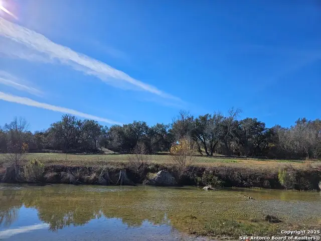 1424 Lakeshore Dr N, Bandera, TX 78003 - Image #2