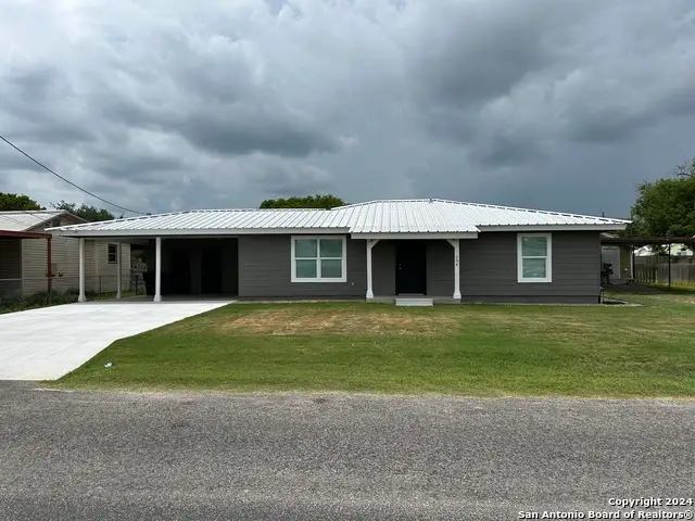 204 S Burton, Karnes City, TX 78118 - Image #1