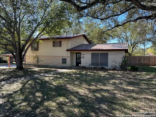 701 Fannin, Kenedy, TX 78119 - Image #2