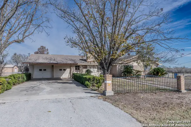 414 Highway 173 S, Devine, TX 78016 - Image #3