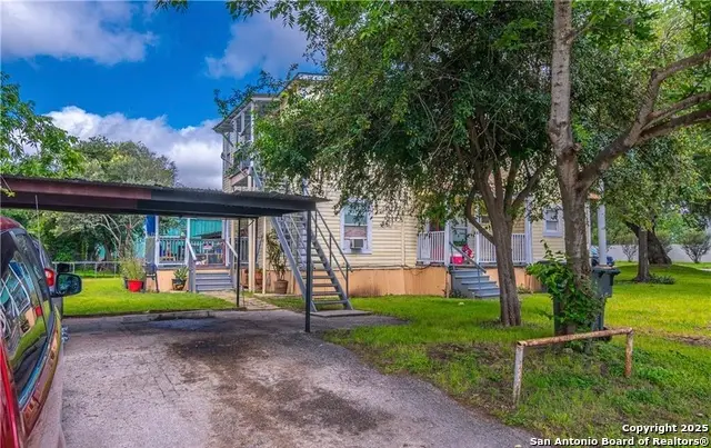 311 E Live Oak St, Seguin, TX 78155 - #3