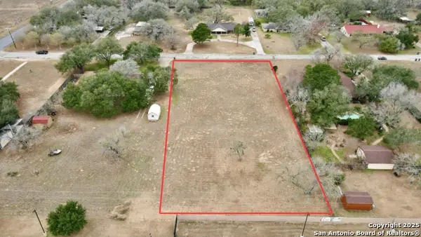 130 Eileen Dr, Pleasanton, TX 78064