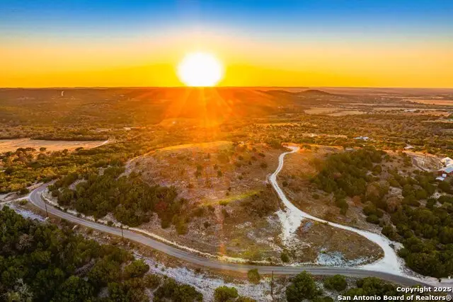 212 Sky Line Dr, Comfort, TX 78013 - Image #2