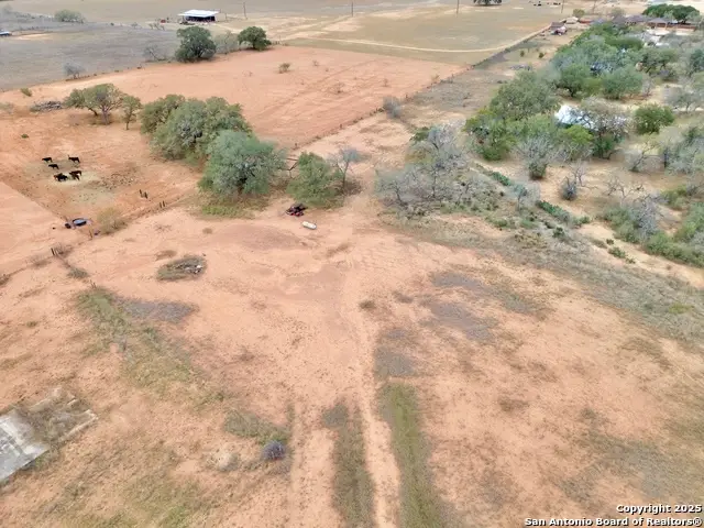 120 S Ridge Dr, Lytle, TX 78052 - Image #2