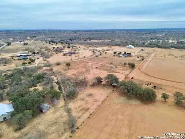 120 S Ridge Dr, Lytle, TX 78052 - Image #3