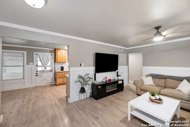 379 Pinewood Ln, San Antonio, TX 78216 - Image #3