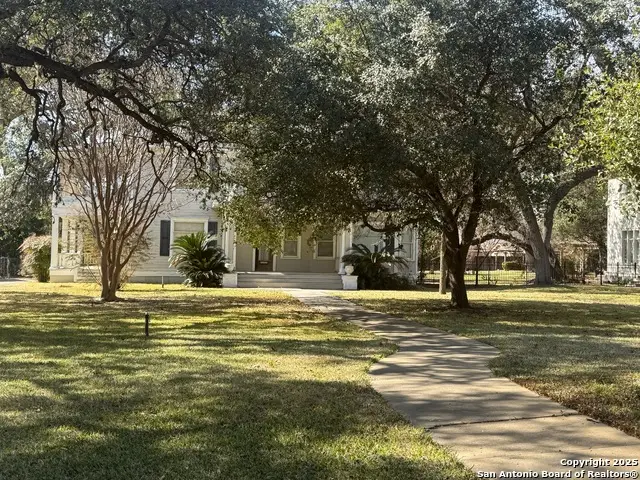 415 N Park Street, Uvalde, TX 78801 - Image #1