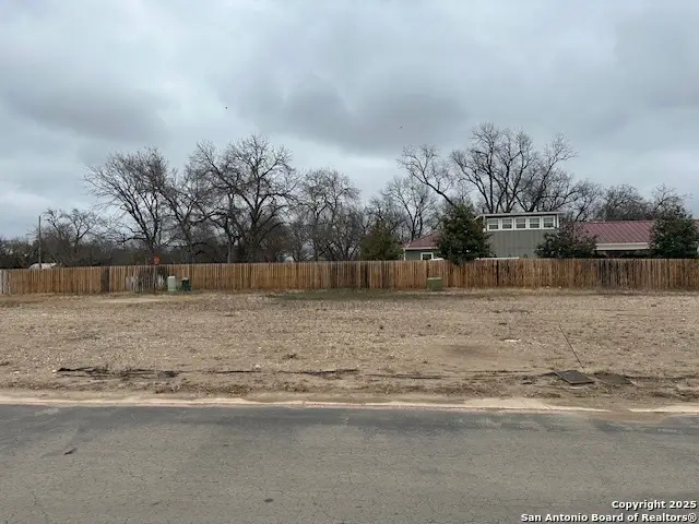 121 Sutton Place-lot16, Uvalde, TX 78801 - Image #2