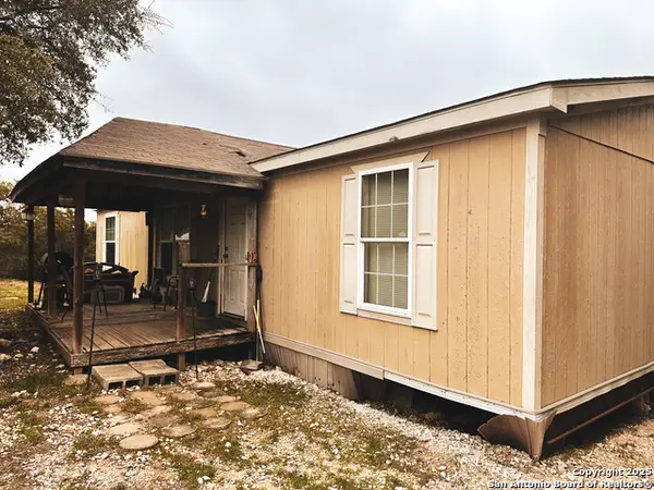 348 15th, Lakehills, TX 78063