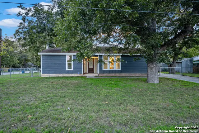 495 E Mather St, New Braunfels, TX 78130 - Image #3