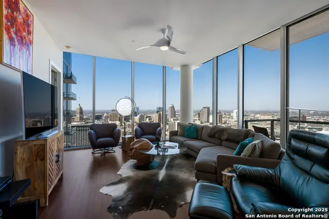 610 E Market St #2808, San Antonio, TX 78205 - Image #2