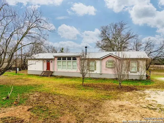 1545 County Road 665, Devine, TX 78016 - Image #2