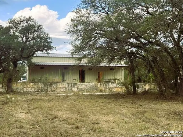 52 Timbers Lane, Leakey, TX 78873