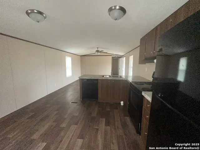 101 Villa Ridge #6, Poteet, TX 78065 - Image #3