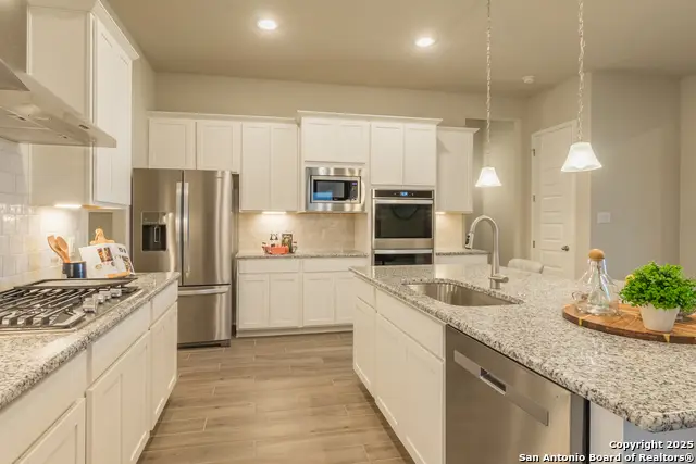 108 Rosanna Ridge, Universal City, TX 78148 - Image #1