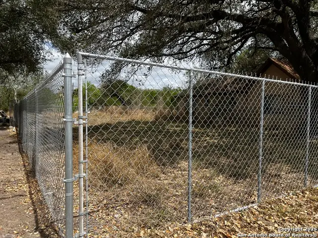 425 W Rice St, Falfurrias, TX 78355 - Image #2