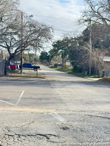 000 School St., Pleasanton, TX 78064 - Image #1