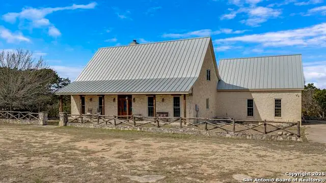 231 Stoney Brook, Kerrville, TX 78028 - Image #3