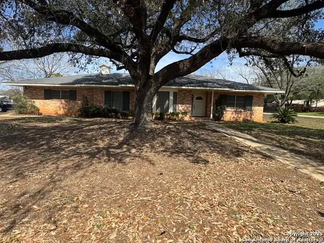 1017 E Trinity, Pearsall, TX 78061 - #1