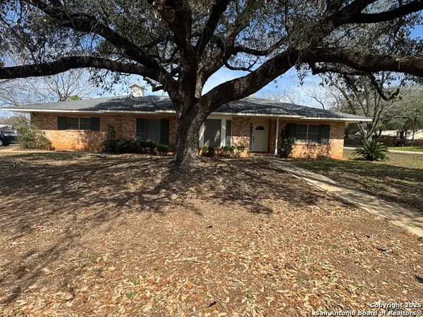 1017 E Trinity, Pearsall, TX 78061