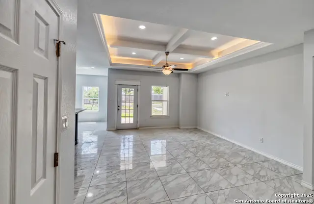 44 Sunday Ct, Uvalde, TX 78801 - Image #2