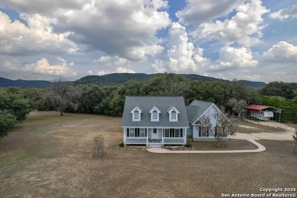 416 Cattail Dr, Leakey, TX 78873