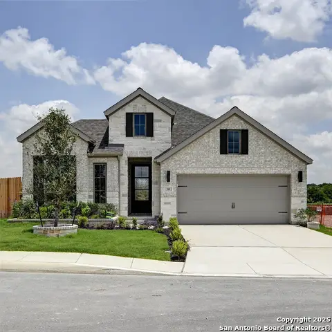 311 Mountain Oak, Castroville, TX 78009