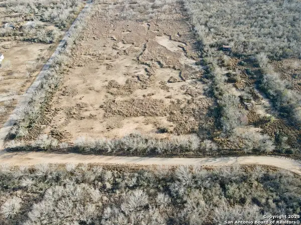 #4428-4430 Avenue M, Christine, TX 78012