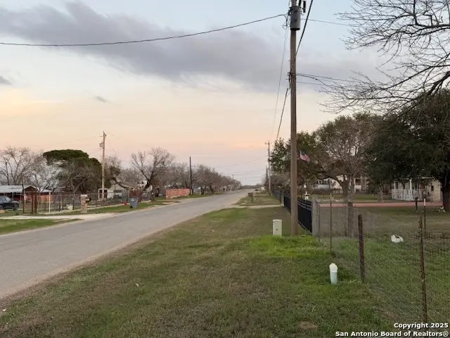 1520 County Road 2005, Pearsall, TX 78061 - Image #3