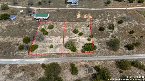 25 Quail Run, Bandera, TX 78003