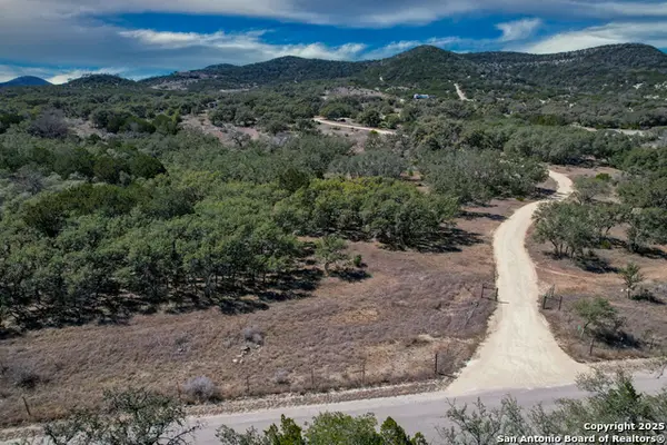 3049 N Little Creek Rd, Utopia, TX 78884