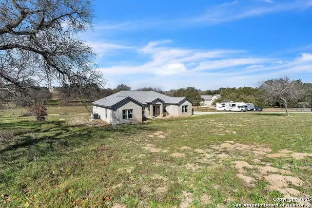 254 Broken Arrow, Floresville, TX 78114 - Image #1