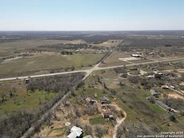 17423 Fx Ball, Elmendorf, TX 78112