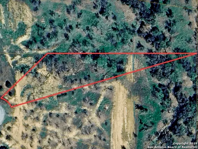 189 E Medium Meadow Drive, Lytle, TX 78052 - Image #1